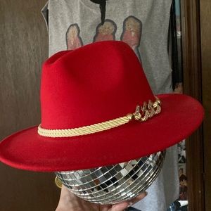 Red & gold detail hat ❤️‍🔥❤️‍🔥❤️‍🔥